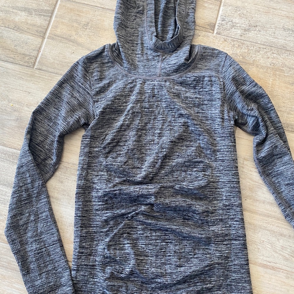Heather grey Athleta hooded, fitted shirt